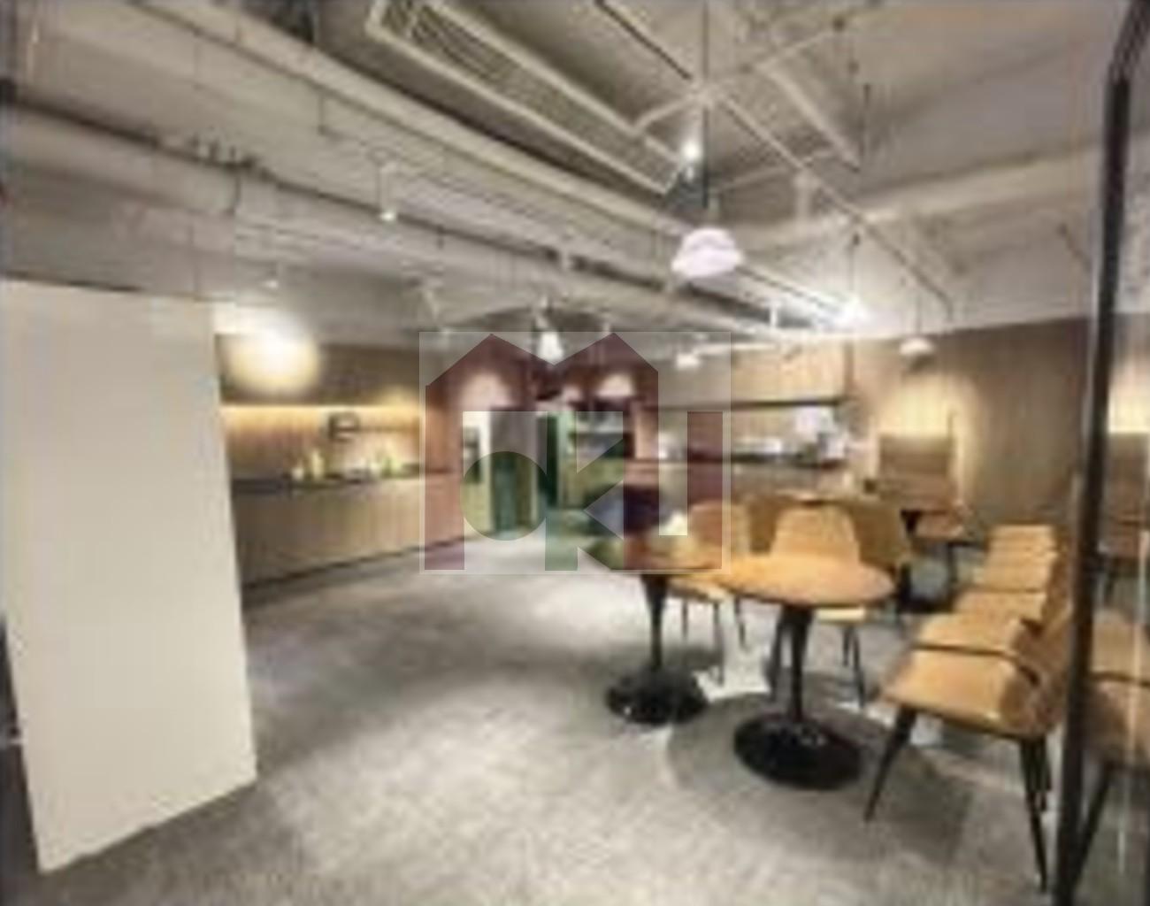 Tsim Sha Tsui Centre - West Wing building or unit photo